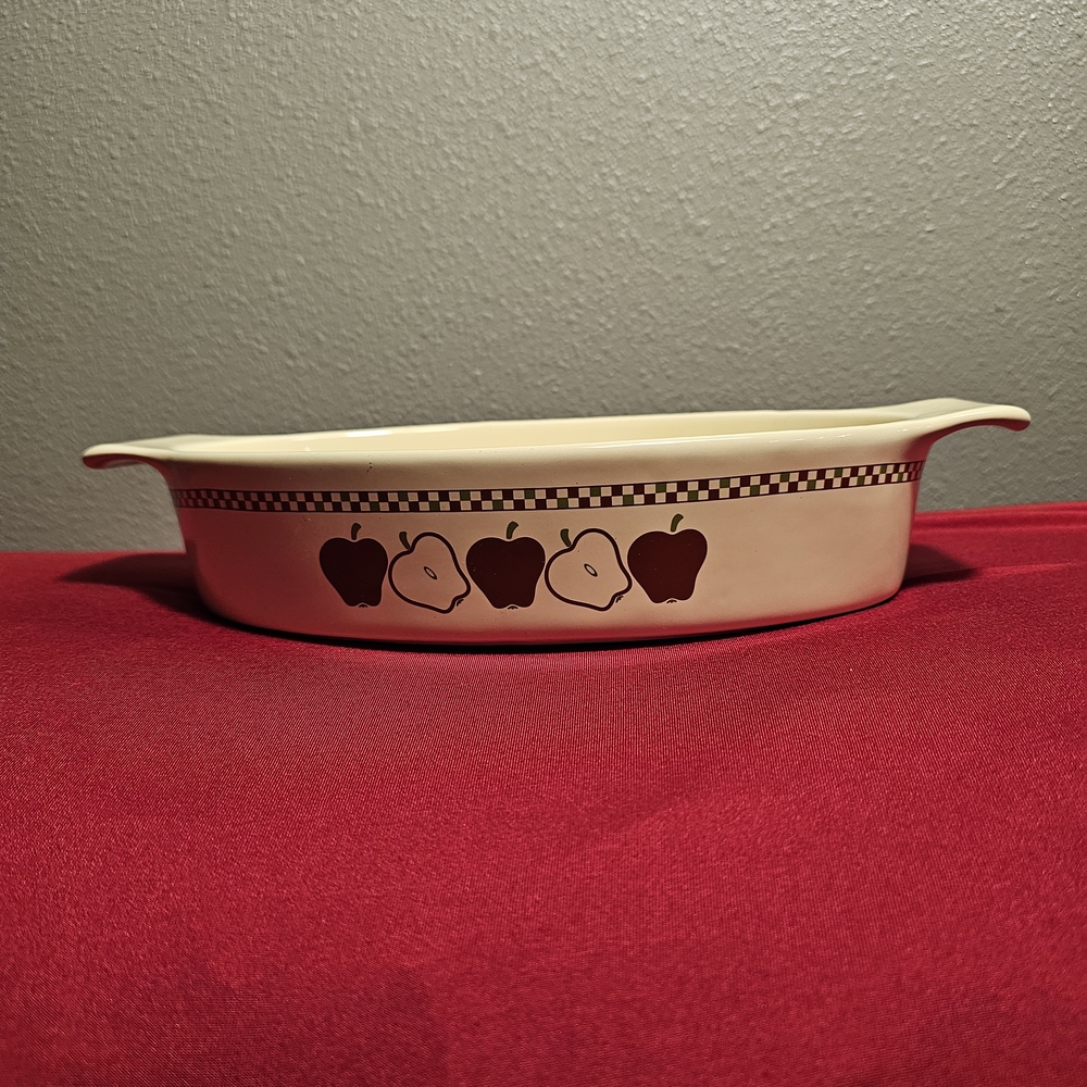 Cream Ceramic Baking Dish with Apple Design